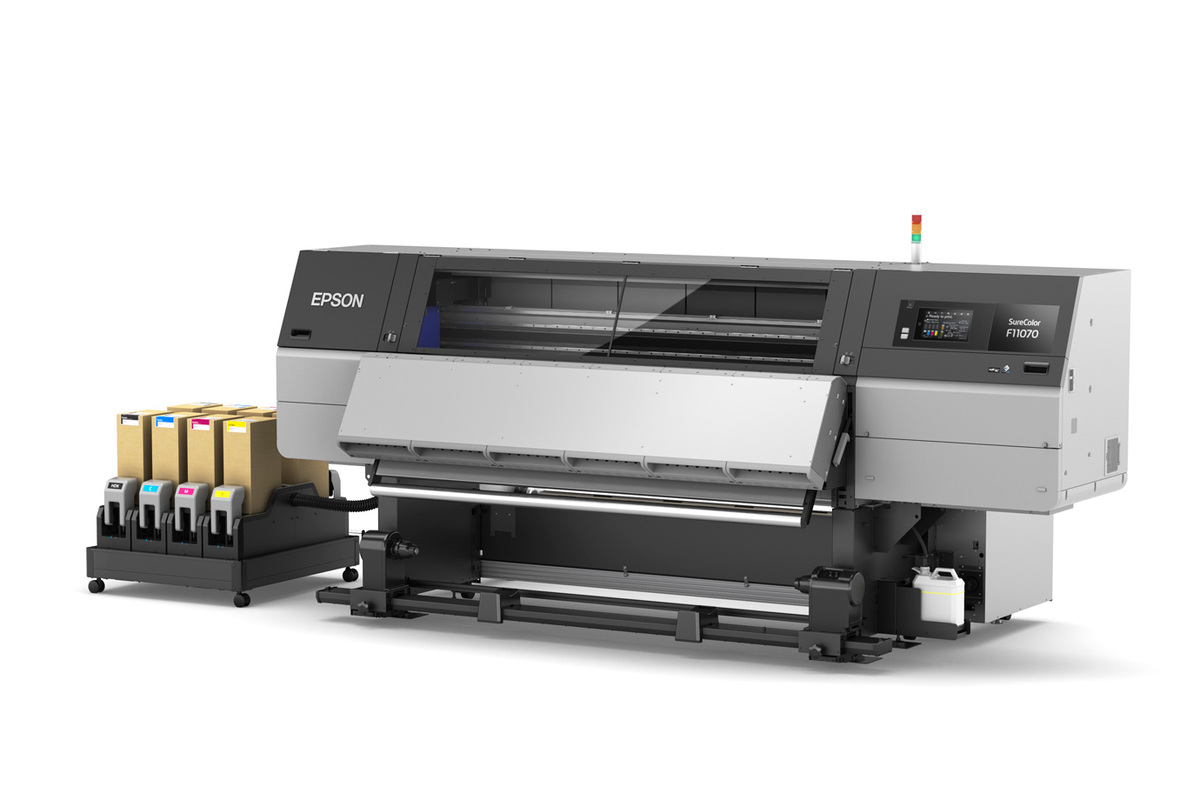 SureColor_F11070_left_Jumbo_Roll_Std_Reel_wo_Media_690x460@2x